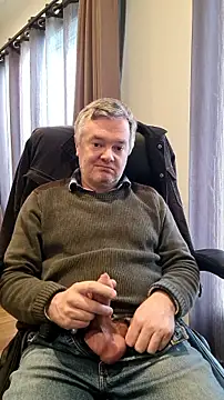 MichOxxford online show from November 7, 2025, 3:55 am