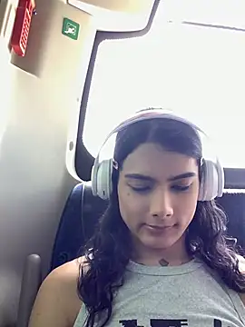 Snapshot of calliemaggotbone chatting on June 21, 2026, 12:11 pm calliemaggotbone online show from June 21, 2026, 12:11 pm