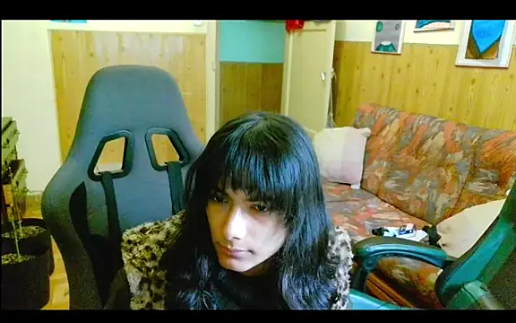 calliemaggotbone online show from December 20, 2025, 2:09 pm