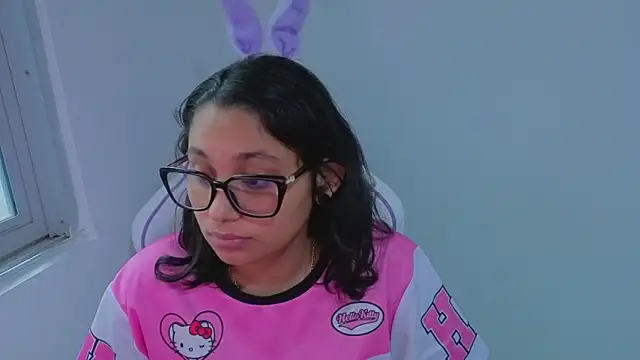 Cuteprincess21 online show from November 8, 2025, 9:29 pm