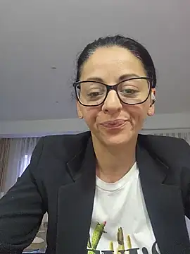 bruneta sexy23 online show from May 17, 2026, 7:03 pm