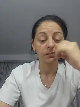 bruneta sexy23 online show from May 24, 2026, 8:31 pm
