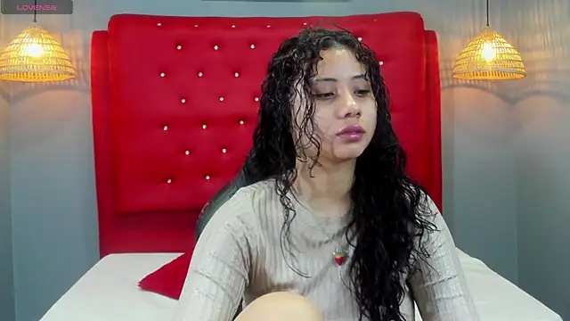 mayamoira1 online show from February 7, 2025, 12:50 pm