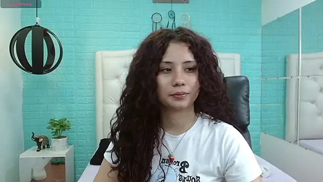 mayamoira1 online show from January 31, 2025, 3:22 pm