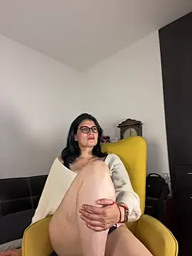 adriana71 online show from June 11, 2026, 3:25 am