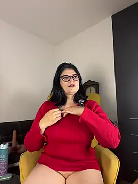adriana71 online show from June 30, 2026, 4:01 am
