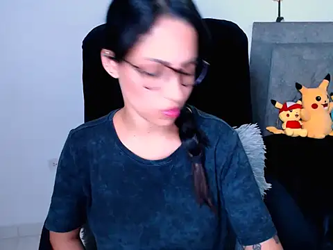 Snapshot of diana__34 chatting on February 26, 2026, 12:43 am diana 34 online show from February 26, 2026, 12:43 am