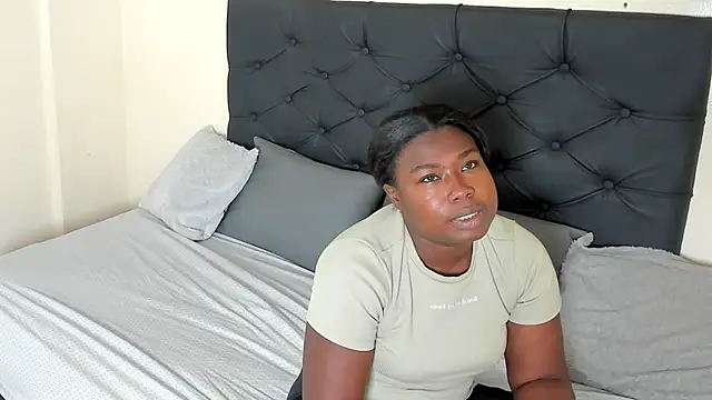 Cristale69 online show from February 5, 2026, 6:48 pm