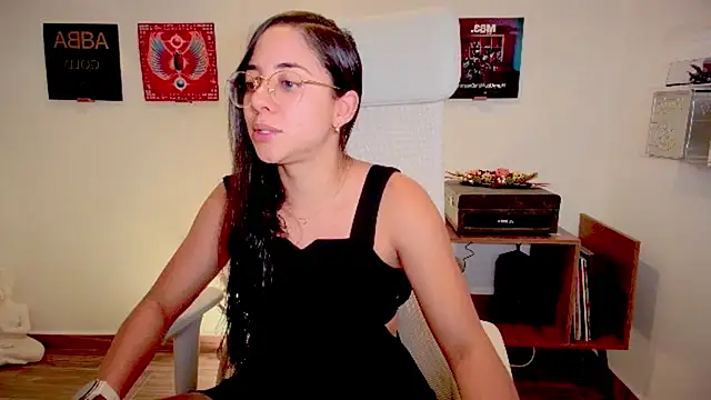 adriana  sosa  online show from December 4, 2024, 11:41 pm