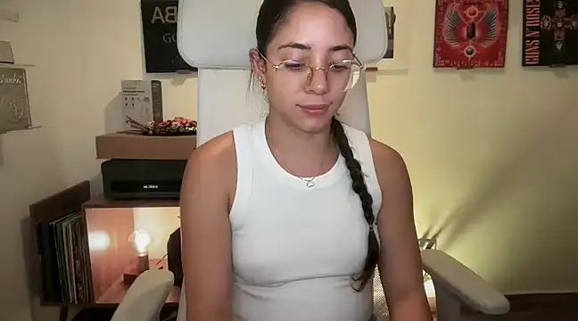 adriana  sosa  online show from February 13, 2025, 11:04 pm