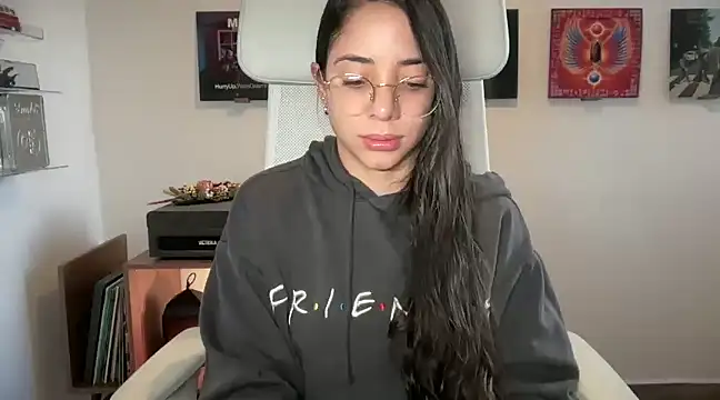 adriana  sosa  online show from January 4, 2025, 10:13 pm