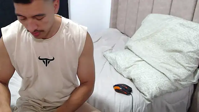 Snapshot of darekgates chatting on July 2, 2026, 8:48 pm darekgates online show from July 2, 2026, 8:48 pm