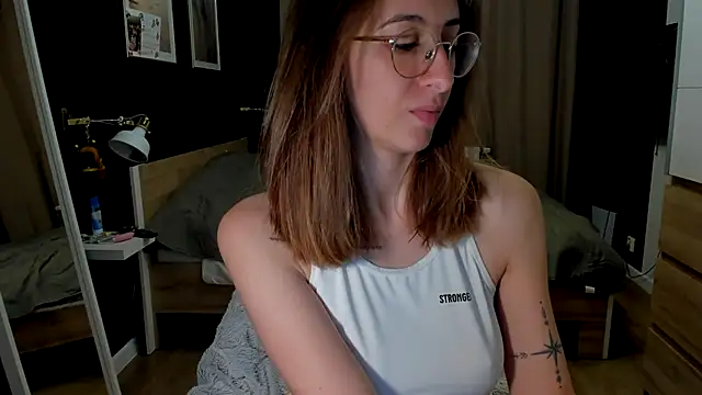 DesireMore90 online show from May 14, 2026, 7:44 pm