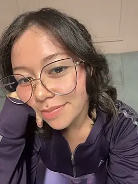 abbyhall  online show from May 6, 2026, 10:36 pm