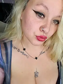 Snapshot of miley_jensen chatting on October 14, 2025, 10:42 pm miley jensen online show from October 14, 2025, 10:42 pm