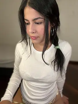 CuteKira7 online show from May 3, 2026, 3:00 am