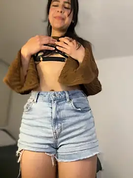CuteKira7 online show from May 24, 2026, 3:17 am
