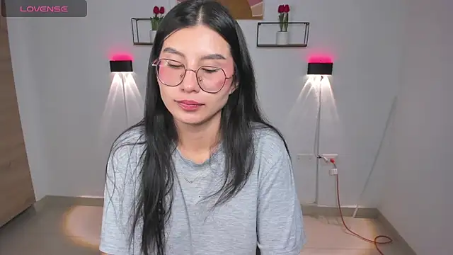 emily villamil online show from May 5, 2026, 9:18 pm