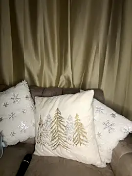 Snapshot of AgathaGeorgiou chatting on October 27, 2025, 10:44 pm AgathaGeorgiou online show from October 27, 2025, 10:44 pm