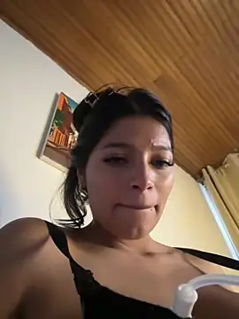 Snapshot of AgathaGeorgiou chatting on November 5, 2025, 10:24 pm AgathaGeorgiou online show from November 5, 2025, 10:24 pm