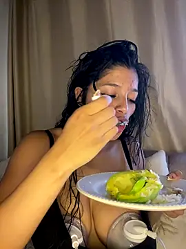 Snapshot of AgathaGeorgiou chatting on November 11, 2025, 10:26 pm AgathaGeorgiou online show from November 11, 2025, 10:26 pm