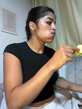 AgathaGeorgiou online show from April 28, 2026, 10:36 pm