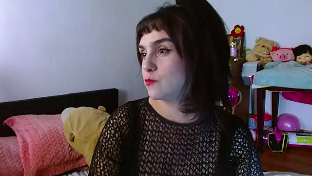 Snapshot of collette_beaufoy_ chatting on July 18, 2026, 12:19 am collette beaufoy online show from July 18, 2026, 12:19 am
