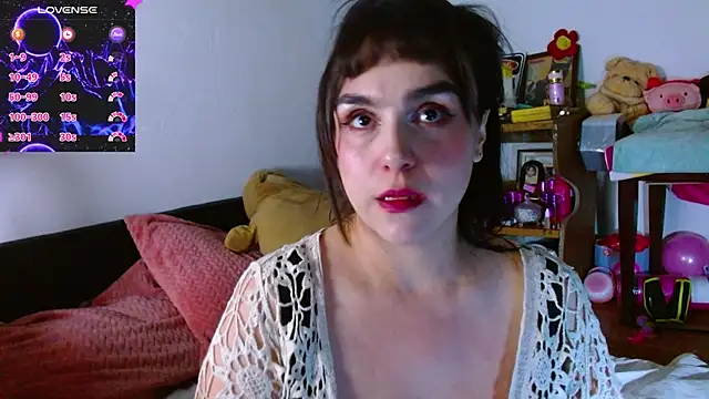 Snapshot of collette_beaufoy_ chatting on July 17, 2026, 8:00 am collette beaufoy online show from July 17, 2026, 8:00 am