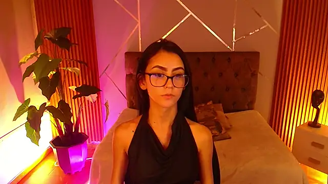 Snapshot of Coralinnee_ chatting on April 1, 2026, 5:31 am Coralinnee online show from April 1, 2026, 5:31 am