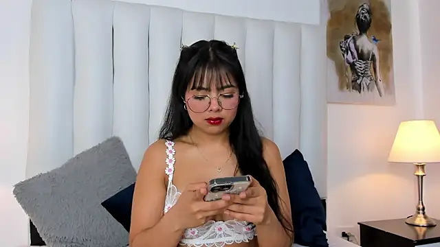 Violet queen20 online show from May 13, 2026, 4:03 pm
