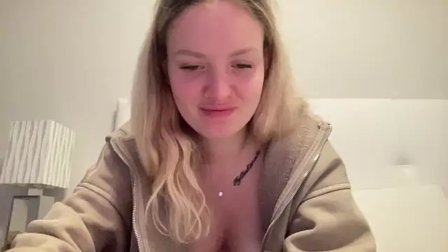Snapshot of mariemelissah chatting on February 15, 2025, 3:28 pm mariemelissah online show from February 15, 2025, 3:28 pm