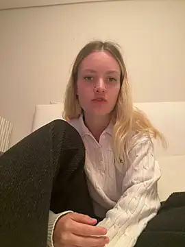 Snapshot of mariemelissah chatting on March 3, 2025, 2:06 pm mariemelissah online show from March 3, 2025, 2:06 pm