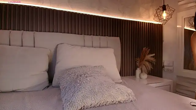 SHANONCLARK online show from February 2, 2026, 7:13 pm