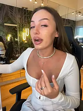 MileySin1111 online show from January 14, 2026, 2:09 pm