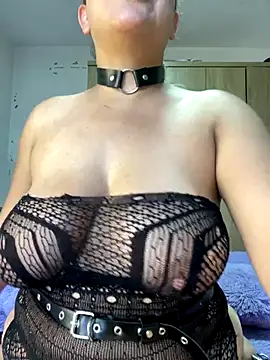 Lady  Pink online show from September 19, 2025, 9:08 pm