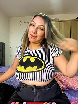 Lady  Pink online show from September 9, 2025, 9:02 pm