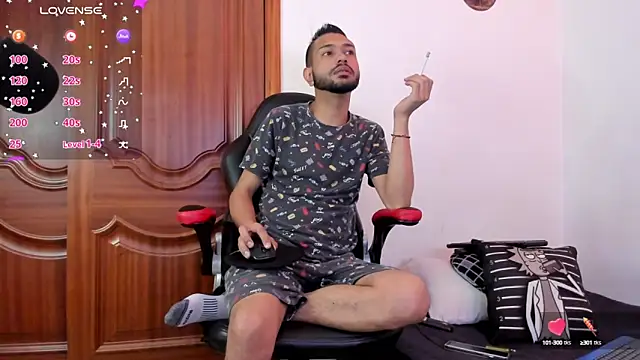 Snapshot of Aron_Baylor chatting on October 11, 2025, 8:48 am Aron Baylor online show from October 11, 2025, 8:48 am