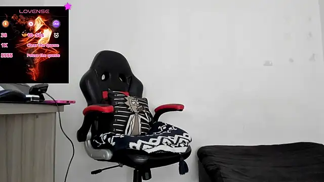 Snapshot of Aron_Baylor chatting on November 21, 2025, 11:48 pm Aron Baylor online show from November 21, 2025, 11:48 pm