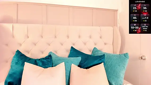 Snapshot of bhritany_brow chatting on October 31, 2025, 9:43 pm bhritany brow online show from October 31, 2025, 9:43 pm