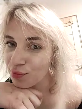 Linda Gregory online show from October 13, 2025, 2:02 am