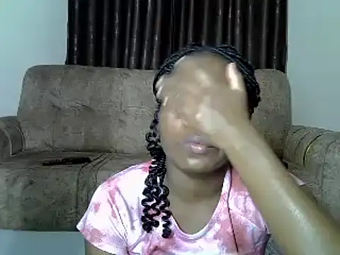 Snapshot of AurelAda chatting on November 12, 2025, 11:52 pm AurelAda online show from November 12, 2025, 11:52 pm