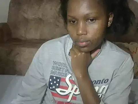 Snapshot of AurelAda chatting on October 14, 2025, 11:14 pm AurelAda online show from October 14, 2025, 11:14 pm