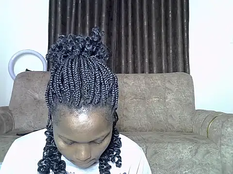 Snapshot of AurelAda chatting on November 28, 2025, 1:28 am AurelAda online show from November 28, 2025, 1:28 am