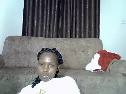 Snapshot of AurelAda chatting on November 7, 2025, 10:46 pm AurelAda online show from November 7, 2025, 10:46 pm