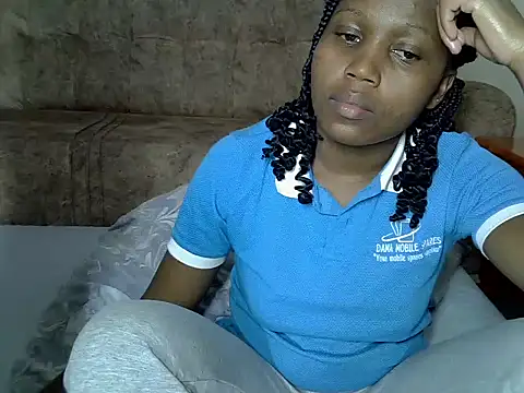 Snapshot of AurelAda chatting on November 22, 2025, 12:10 am AurelAda online show from November 22, 2025, 12:10 am