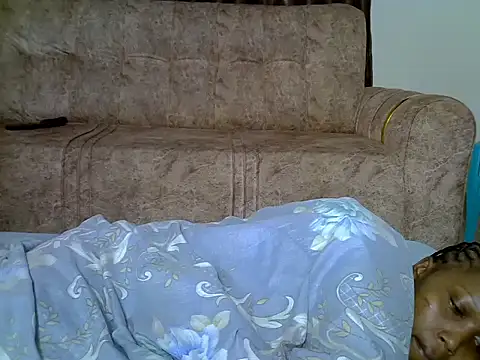 Snapshot of AurelAda chatting on December 4, 2025, 11:48 pm AurelAda online show from December 4, 2025, 11:48 pm