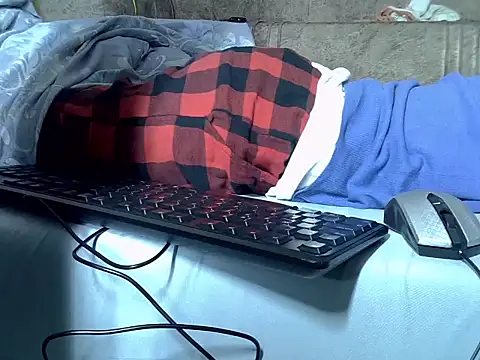 Snapshot of AurelAda chatting on May 5, 2026, 5:54 am AurelAda online show from May 5, 2026, 5:54 am