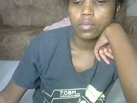 Snapshot of AurelAda chatting on October 18, 2025, 12:12 am AurelAda online show from October 18, 2025, 12:12 am