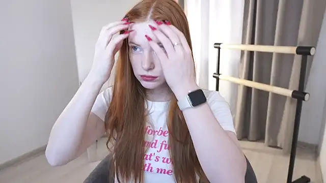 Snapshot of FiaMoor chatting on November 4, 2025, 11:14 am FiaMoor online show from November 4, 2025, 11:14 am