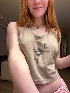 Snapshot of FiaMoor chatting on December 16, 2025, 7:40 pm FiaMoor online show from December 16, 2025, 7:40 pm